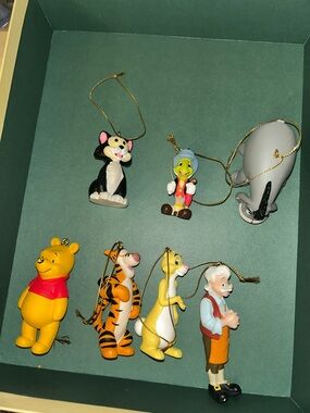 Disney Winnie the Pooh Christmas Ornament Set - some need Repair